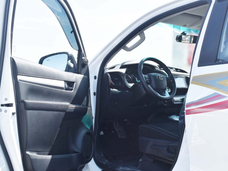 TOYOTA HILUX 2.7L AUTOMATIC TRANSMISSION FULL OPTION WITH BSM MODEL 2025