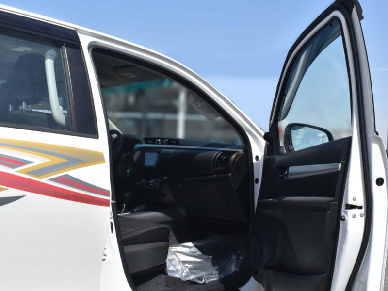 TOYOTA HILUX 2.7L AUTOMATIC TRANSMISSION FULL OPTION WITH BSM MODEL 2025