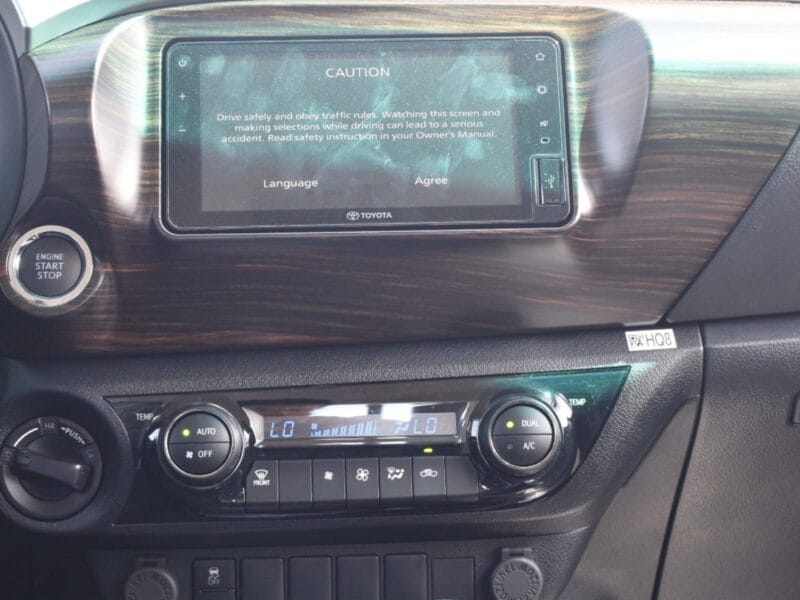 TOYOTA HILUX 2.7L AUTOMATIC TRANSMISSION FULL OPTION WITH BSM MODEL 2025