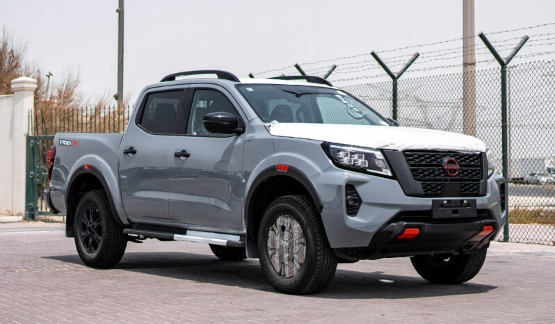 2025 Nissan Navara Pro-4X 2.5L AT Diesel 2.5 L Inline‑4 Twin‑Turbo Diesel Gray