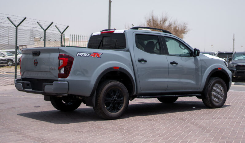 2025 Nissan Navara Pro-4X 2.5L AT Diesel 2.5 L Inline‑4 Twin‑Turbo Diesel Gray
