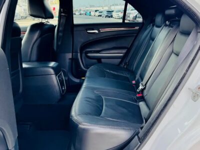 2012 Chrysler 300C Limited 6 Cylinder Engine CLEAN CAR White Black