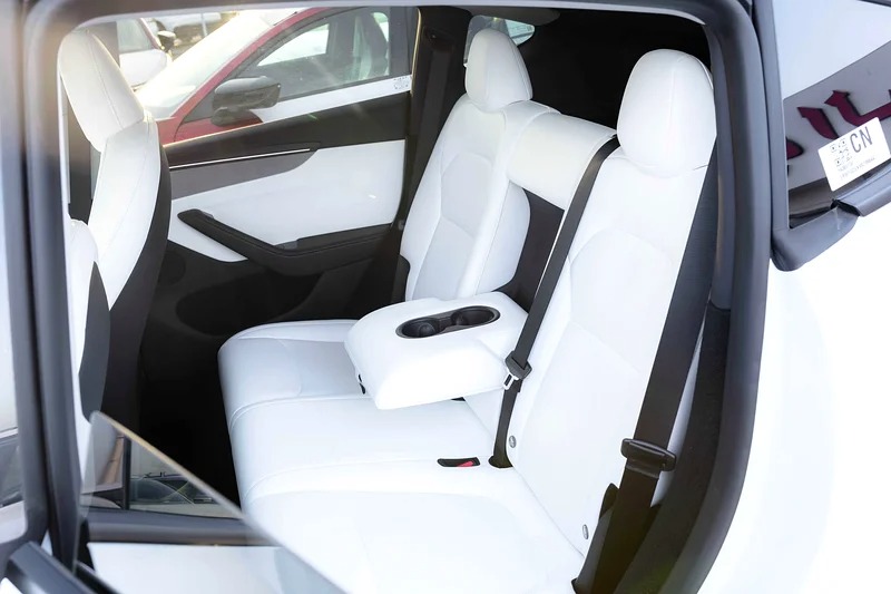 2025 Tesla Model Y Long Range Range 719 KM 0–100 km/h White