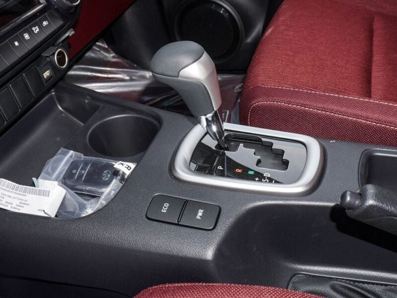 2025 Toyota Hilux GLX-S SR5 2.7L 4 Cylinder Engine GCC White Burgundy