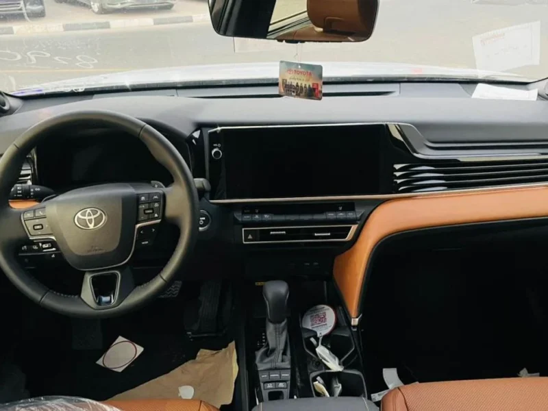 2025 Toyota Camry CAMRY 2.5 HYBRID GCC Specs Blue Tan