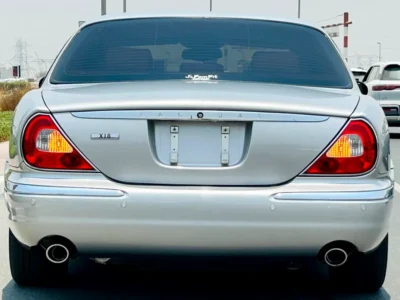 2004 Jaguar XJ 8 8 Cylinders Engine Silver Beige Sedan