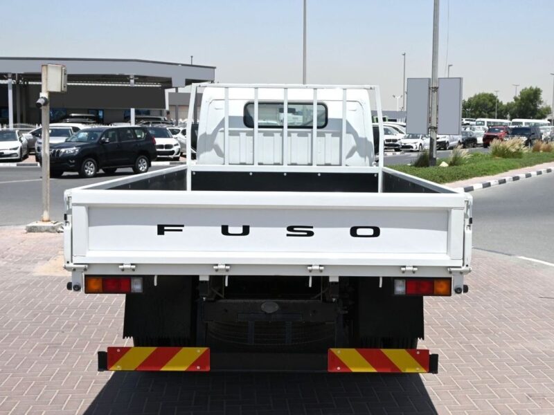 2024 Mitsubishi Fuso Canter MITSUBISHI CANTER CARGO 4.2L DSL SCABIN 4X2 MT White