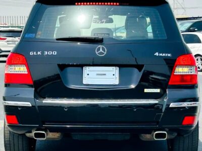 2010 Mercedes-Benz GLK-Class GLK 300 4matic Neat & Clean Car Black Beige