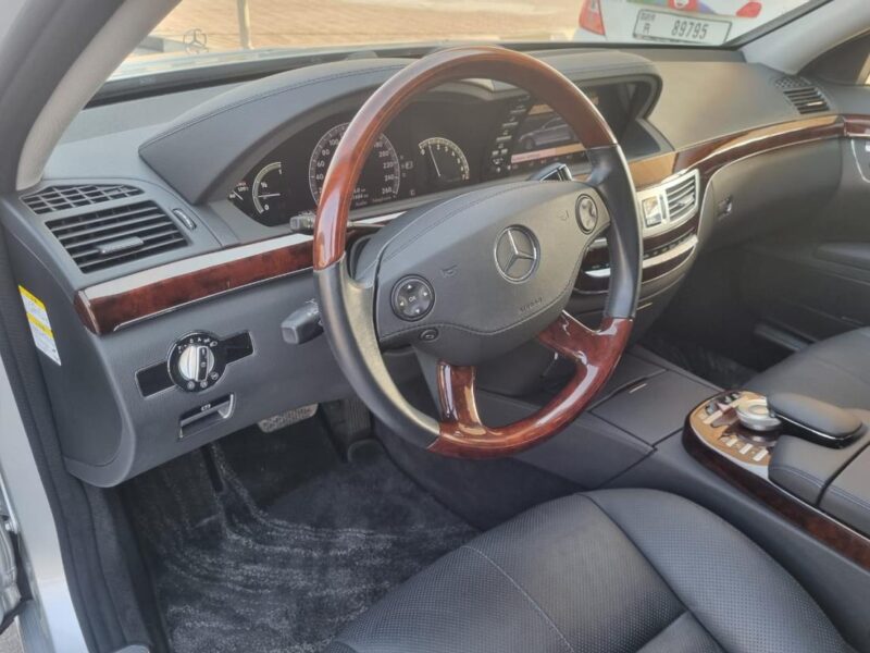 2008 Mercedes-Benz S 550 5.5 litre V8 Engine Silver Black