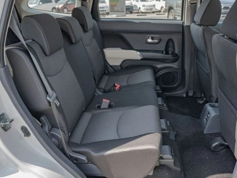 Toyota Rush Toyota Rush 1.5L Petrol AT MY2023 White-Black