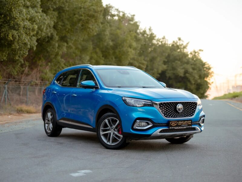 2021 MG HS Luxury 2.0L 4 Cylinder Engine GCC Specs Blue Red