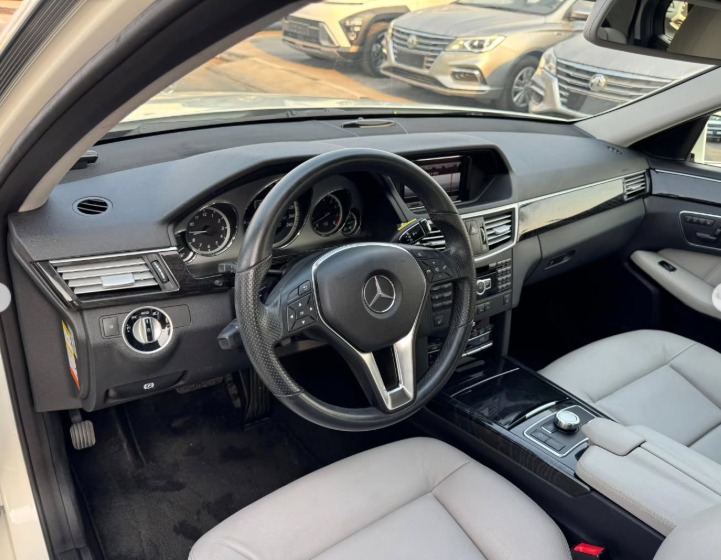 Mercedes Benz E350 3.5-liter V6 Engine 2013 Very Clean Car White