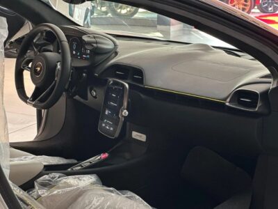 2023 McLaren Artura V6 3.0 Twin Electrically Actuated Turbochargers Silver White