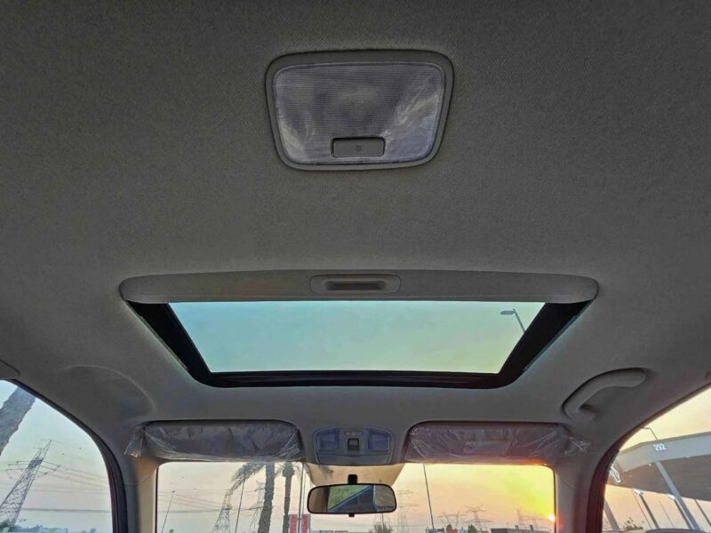 Kia Sonet DUAL TONE 1.5L V4 Engine FULL OPTION Red Beige