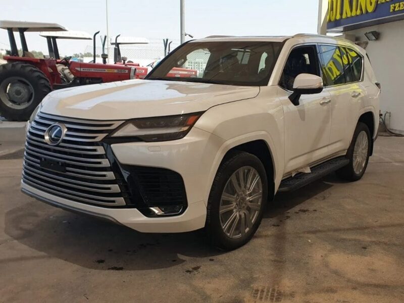 2024 Lexus LX 600 VIP EDITION 6 Cylinder Engine White Black