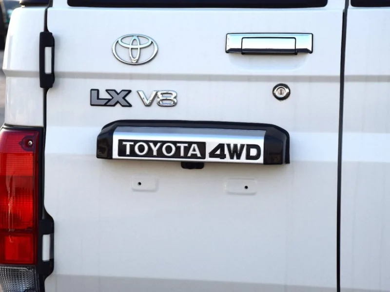 2025 Toyota Land Cruiser LC 78 HARDTOP White Brown Manual