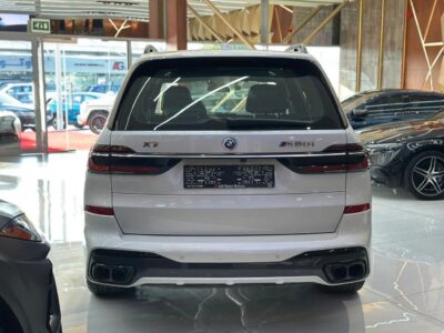 2023 BMW X7 xDriveM60i 4-cylinder 2.0 Turbo Full option White Black