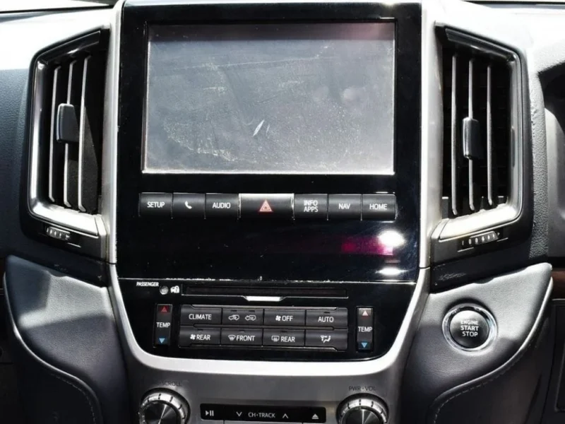 2018 Toyota Land Cruiser 4.5 litre 8 Cylinder Engine RHD White Black