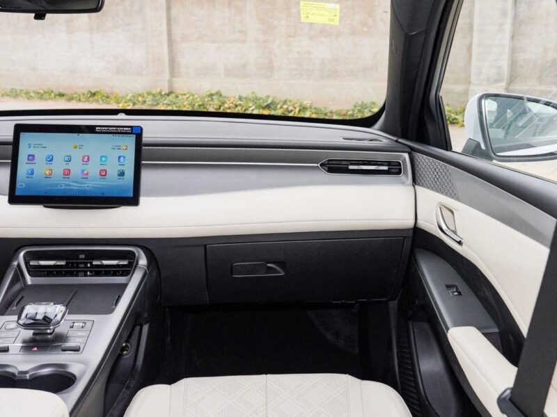 2025 BYD QIN PLUS BYD QIN Plus 1.5L Engine Hybrid Grey Beige