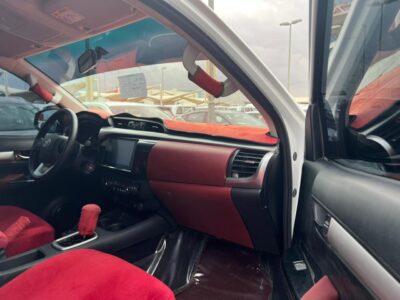 2025 Toyota Hilux 4X4 Petrol Fully Automatic GCC Specs White Red