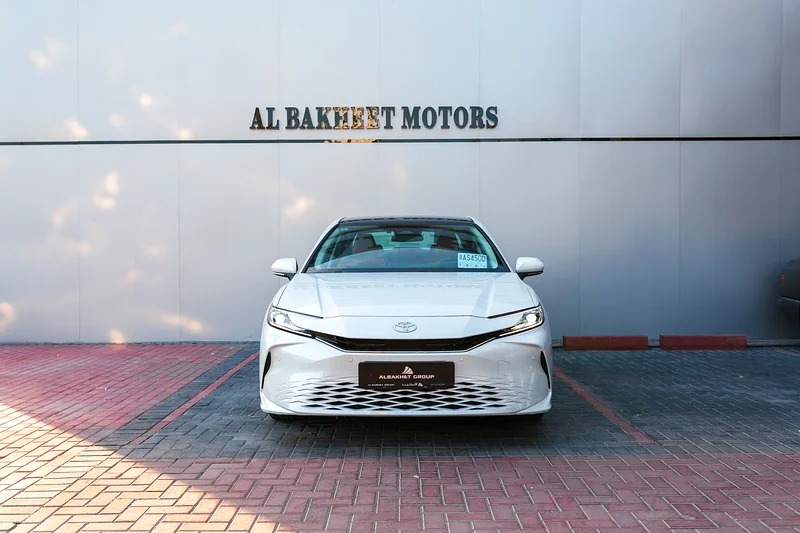 2024 Toyota Camry GLX Hybrid Sedan White Tan