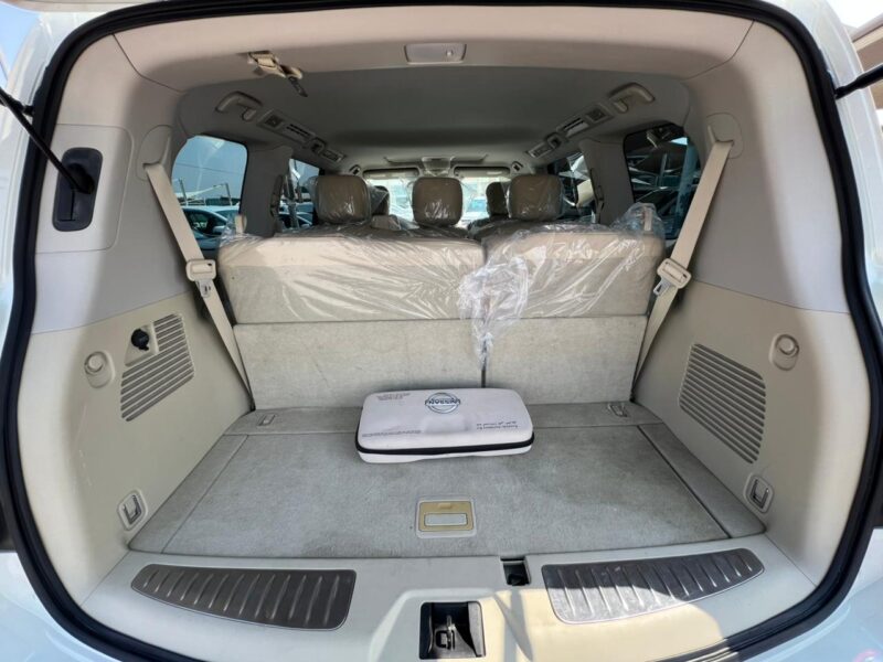 2018 Nissan Patrol SE 4.0-liter V6 Engine GCC Specs White Beige