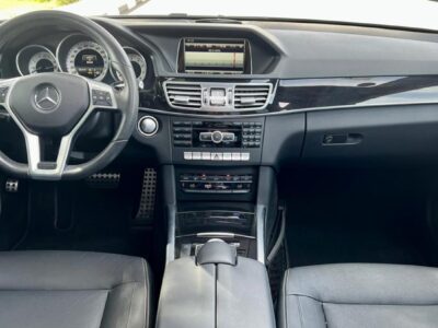 MERCEDES-BENZ E 300 3.5L V6 petrol engine Black Black 2015