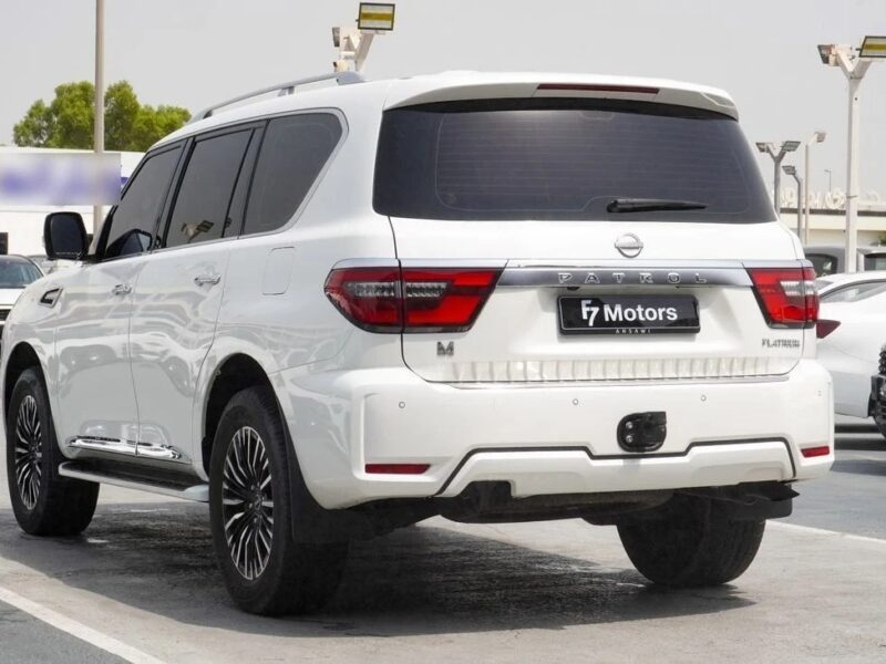 2023 Nissan Patrol Platinum SE 6 Cylinder Engine GCC Specs White Red