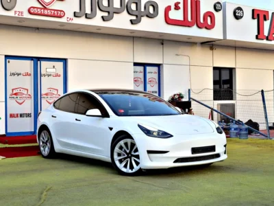 2022 Tesla Model 3 Other 70 - 80 kWh 350 - 450 KM White Black GCC