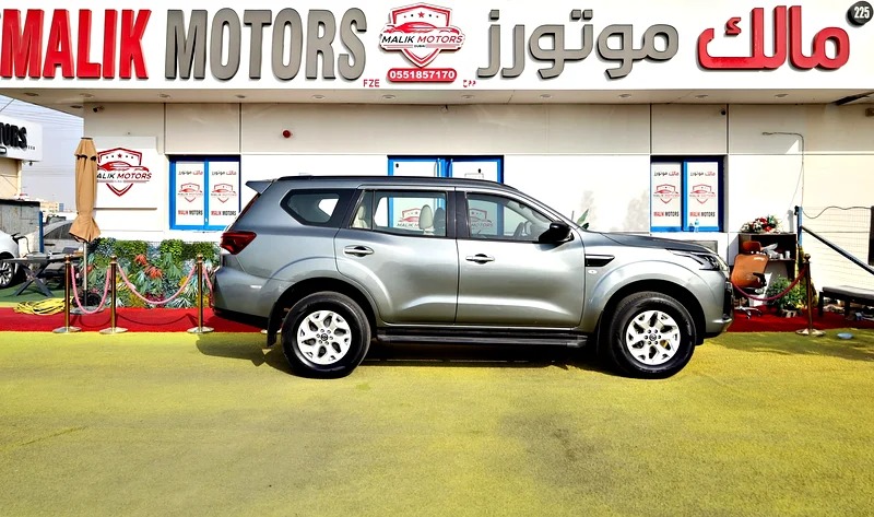 2022 Nissan Xterra SE 4 Cylinder Engine SUV GCC Specs Grey Beige