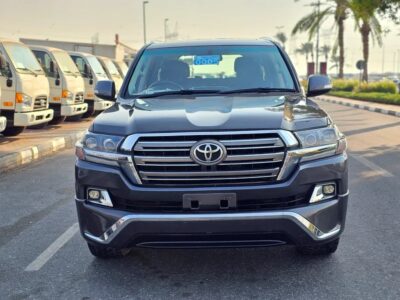 2012 Toyota Land Cruiser 5.7L 8 Cylinder Engine Grey Black