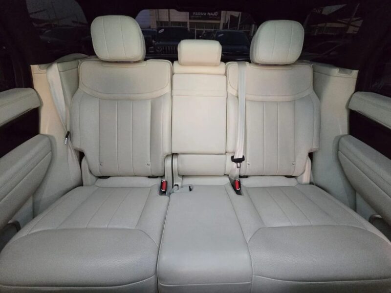 Land Rover Range Rover SE P530 4.4L 2023 America Specs