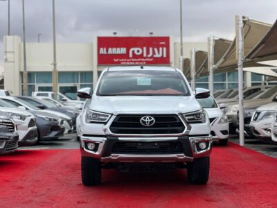 2025 Toyota Hilux 4X4 Petrol Fully Automatic GCC Specs White Red