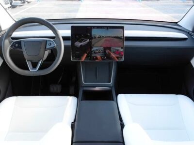 2025 Tesla Model Y Long Range Range 719 KM 0–100 km/h White