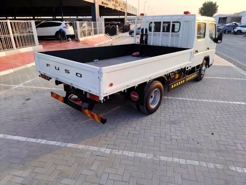 2019 Mitsubishi Canter Double Cabin Pristine Mint Condition White Grey GCC Specs
