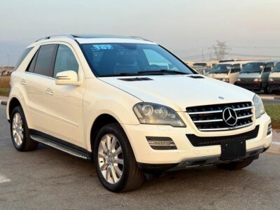 2012 Mercedes-Benz M-Class ML 350 White Black in Perfect Condition
