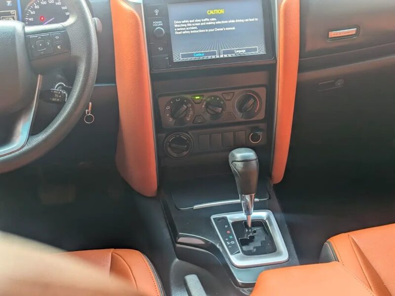 2022 Toyota Fortuner EXR 4X4 V4 2.7L GCC IN EXCELLENT CONDITION White Brown