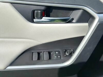 2025 Toyota RAV 4 2.5L 4 Cylinder Engine Black White Adventure GCC