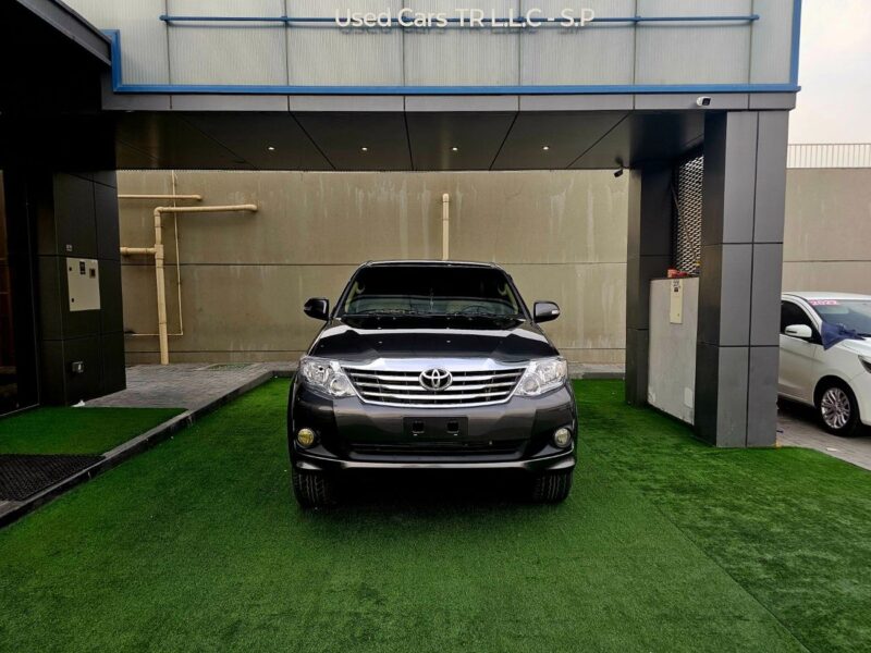 2015 Toyota Fortuner EXR V4 2.7L 4WD Grey Beige GCC Specs