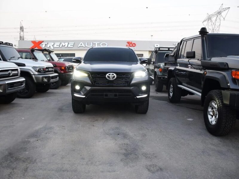 2017 Toyota Fortuner 2.8 litre 4 Cylinder Engine RHD Grey Brown