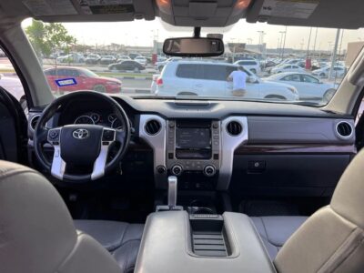 2017 Toyota Tundra Crewmax Limited 5.7 litre 8 Cylinder Engine Black Grey