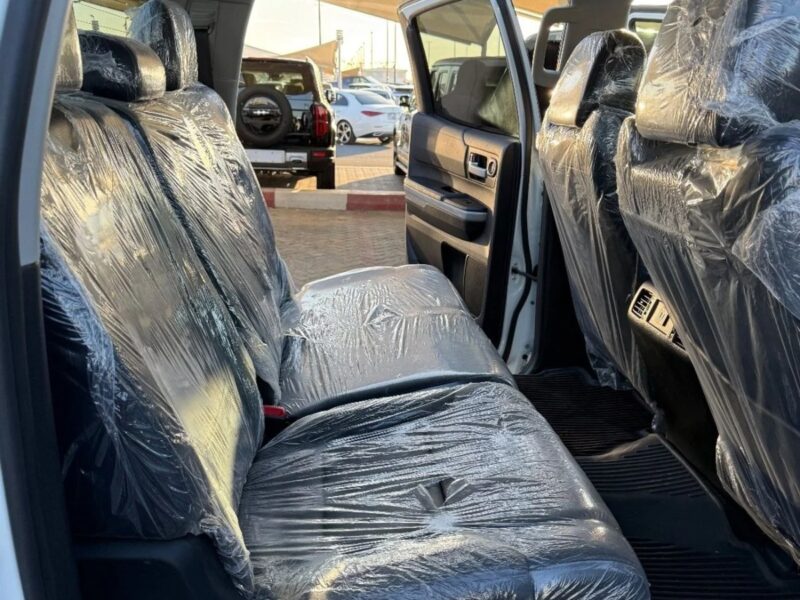 2020 RAM 1500 TRX 6.2 litre 8 Cylinders Engine Petrol White Black