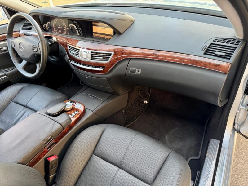 2008 Mercedes-Benz S 500 5.5 Litre 8 Cylinder Engine Silver Black