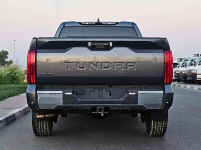 2022 Toyota Tundra CREWMAX TRD SR5 4WD Grey Black GCC Specs