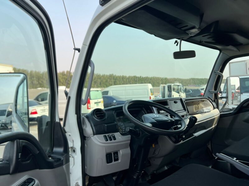 2019 Mitsubishi Canter, Watter Shutter, 18FT GCC White Manual