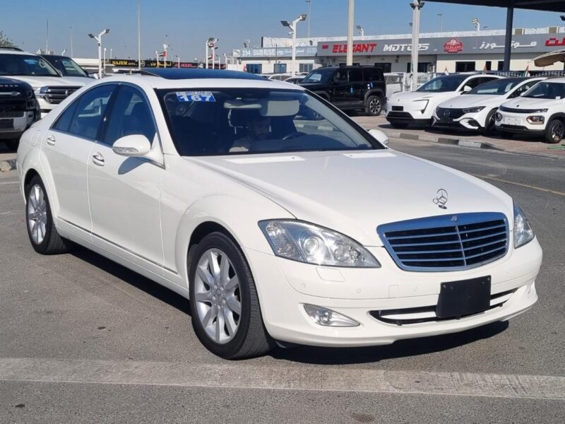2007 Mercedes-Benz S 550 5.5 Liters 8 Cylinders V8 Engine WHITE BLACK