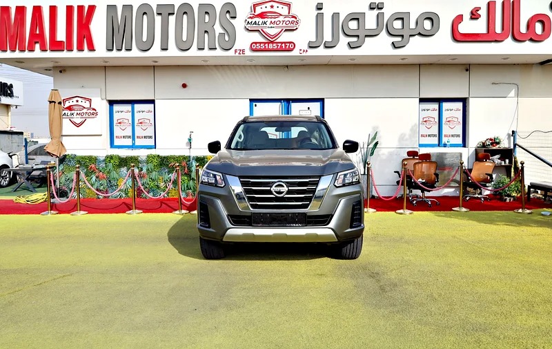 2022 Nissan Xterra SE 4 Cylinder Engine SUV GCC Specs Grey Beige