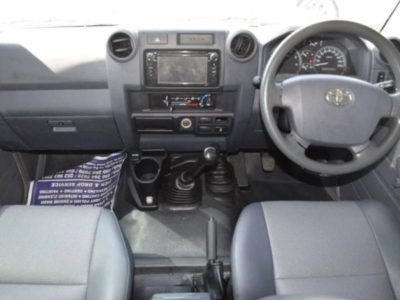 Toyota Land Cruiser Pick Up 4.5L 8 Cylinder 2017 4WD Diesel Manual Beige Grey