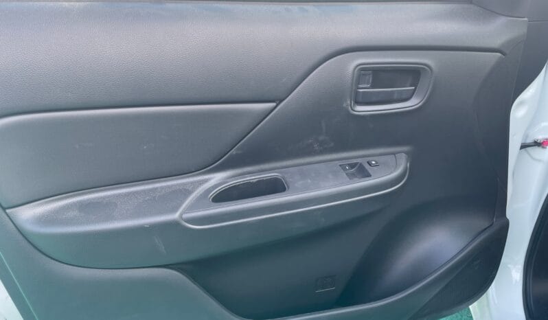New 2024 Mitsubishi L200 White Manual