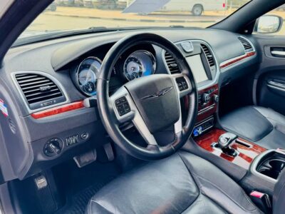 2012 Chrysler 300C Limited 6 Cylinder Engine CLEAN CAR White Black